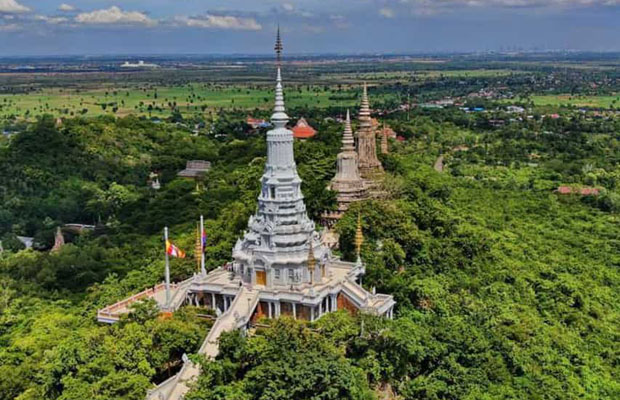 Surrounding Phnom Penh