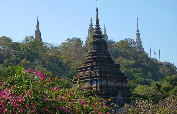 Surrounding Phnom Penh